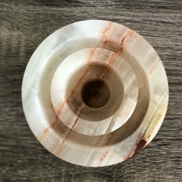 White and Cream Onyx Candle Holder - Picture 2 of 3